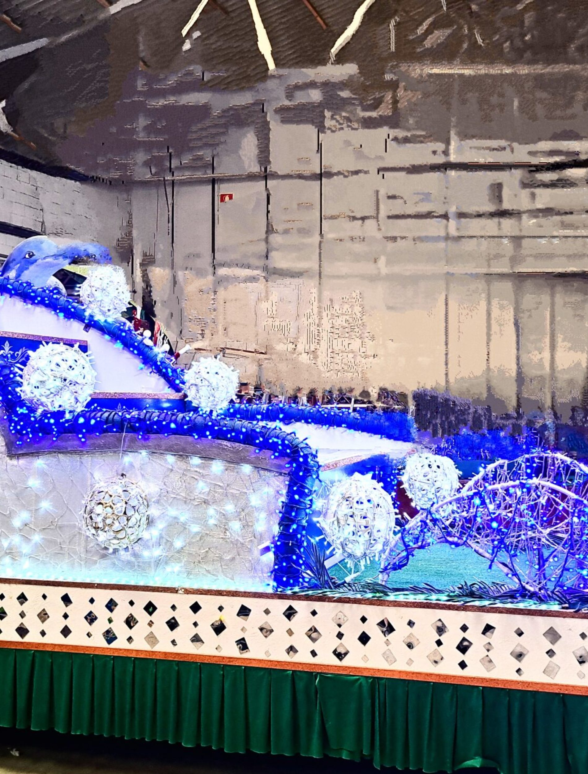 CARROZA GALA ILUMINADA